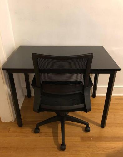 Spacious 2-bed apartment, private street entrance in Paterson, USA