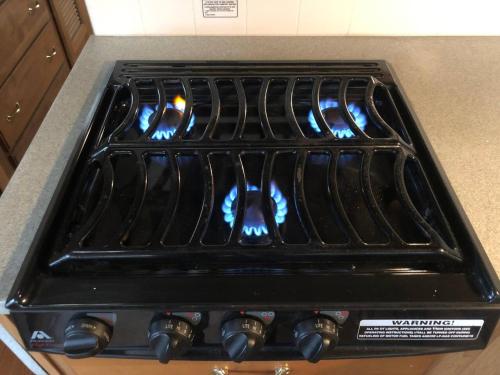 Private 1-bedroom RV with full hookups and direct bus to NYC Manhattan only 2 blocks away