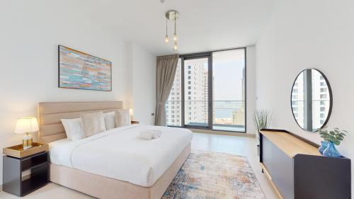 Vacationer Holiday Homes I Spacious 2 Bedroom in Marina I Steps to Tram Station, Дубай (фото 2)