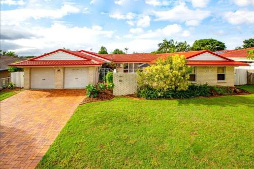 4 Beds Family House at Sunnybank Hills