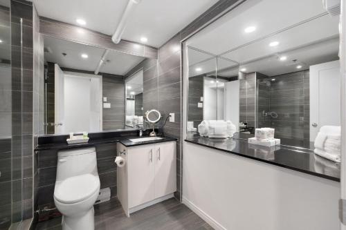 Superior Suite / Full Kitchen / Animals Not Permitted image 2