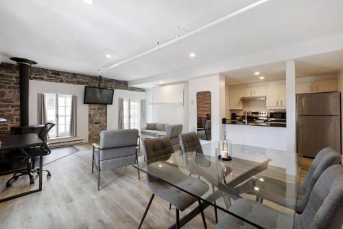 Superior Suite / Full Kitchen / Animals Not Permitted image 5