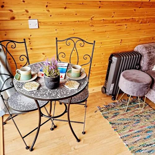 Forester's Retreat Glamping - Dinas View Forester's Retreat Glamping - Dinas View