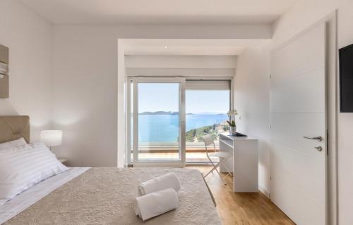 Luxury villa Fleur with pool - image 3