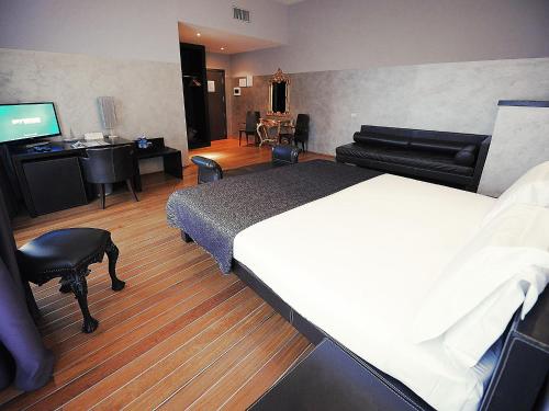 Borghese Palace Art Hotel - image 6