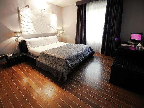 Superior Double Room image 3
