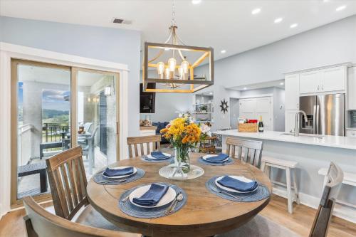 1740 Bluff Villa 1740 Bluff Villa