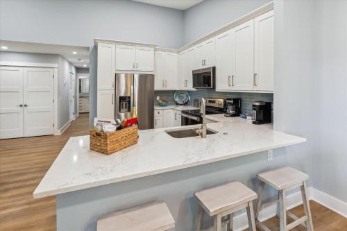 1740 Bluff Villa 1740 Bluff Villa