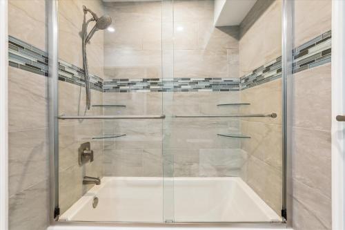 1740 Bluff Villa 1740 Bluff Villa