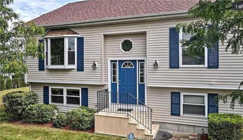 Home in East Providence Rhode Island in East Providence, USA