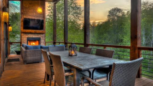 Blue Mountain Cove in Morganton, USA