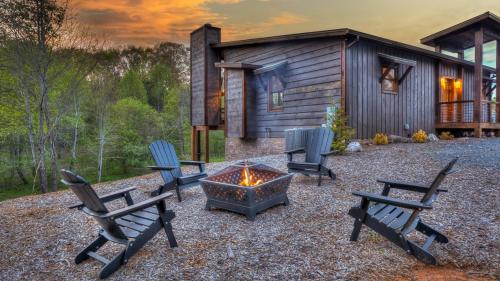 Blue Mountain Cove in Morganton, USA