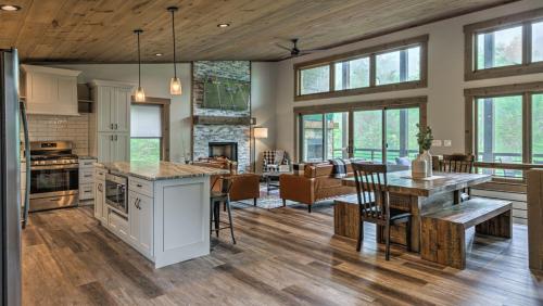 Blue Mountain Cove in Morganton, USA