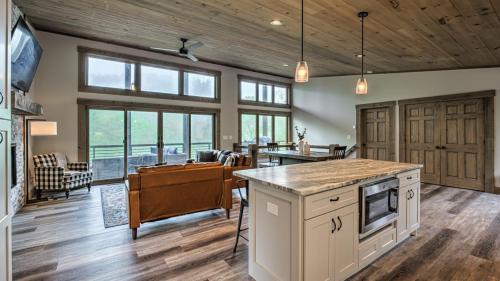 Blue Mountain Cove in Morganton, USA