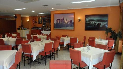 Hostal Coruña - image 11