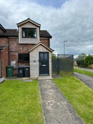 Modern 2 Bedroom House Spacious Large Garden Modern 2 Bedroom House Spacious Large Garden