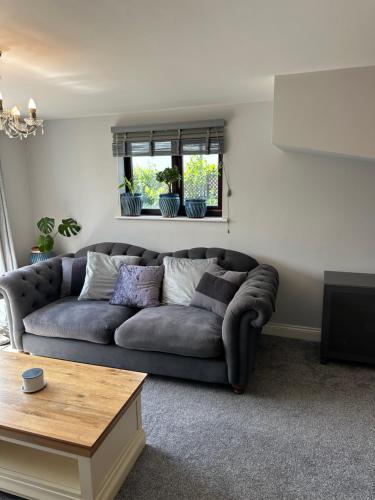 Modern 2 Bedroom House Spacious Large Garden Modern 2 Bedroom House Spacious Large Garden