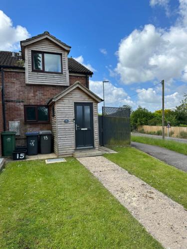 Modern 2 Bedroom House Spacious Large Garden Modern 2 Bedroom House Spacious Large Garden