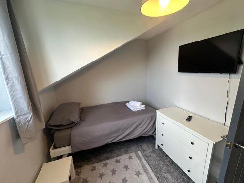 Modern 2 Bedroom House Spacious Large Garden Modern 2 Bedroom House Spacious Large Garden