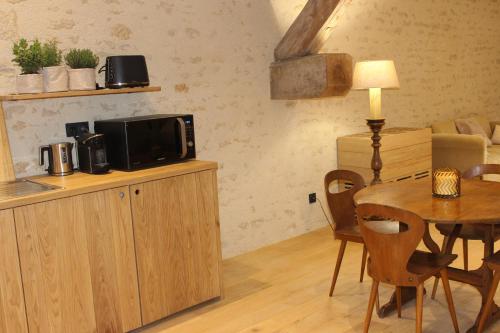 บริการและสิ่งอำนวยความสะดวก, Châteauneuf Suites (Chateauneuf Suites) in ปูยี-ออง-โอซัว