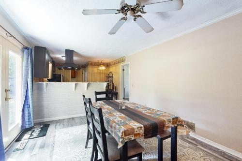 Southside Retreat in Snellville, USA