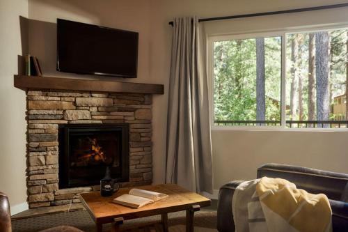 Black Bear Lodge Room Type - Suite with Balcony