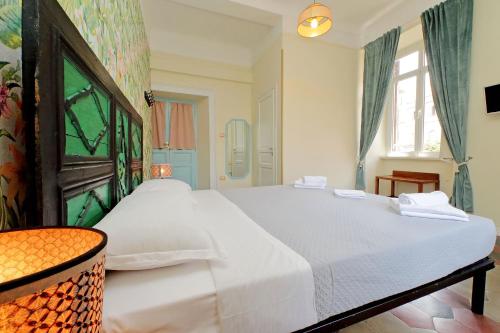 Colosseo Kokedama rooms – Rome