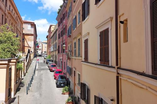 Colosseo Kokedama rooms – Rome