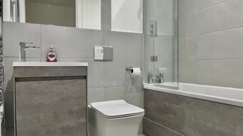2 Bedroom Modern City Centre Apartment - With Balcony, Birmingham (fotografie 9)