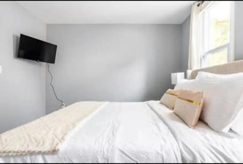 City Escape 20 min to Times Square in Fairview, USA