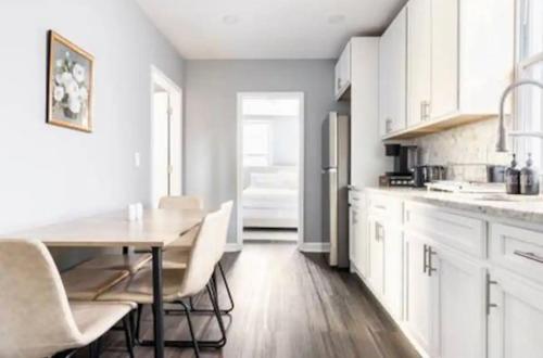 City Escape 20 min to Times Square in Fairview, USA