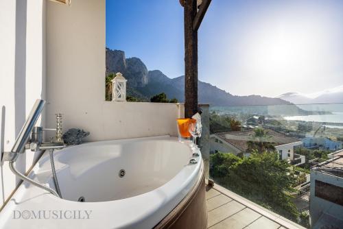Villa Maurino by DomuSicily 3