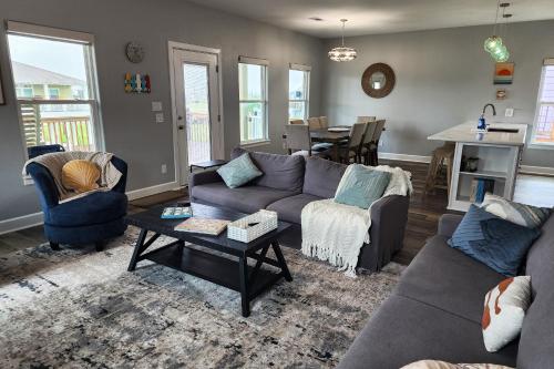 Sunset Shores Cottage in Crystal Beach, USA