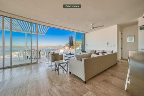Breathtaking 3BR Condo w/ Private Jacuzzi - Pool in Puerto Vallarta, Mexico