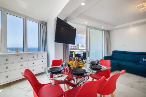 Ponderosa 619, Las Americas, 2 bedroom apartment with large terrace and ocean view, next to Siam Park 2