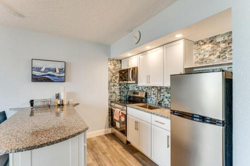 Cozy Daytona Beach Condo - Steps to Ocean! in Daytona Beach, USA