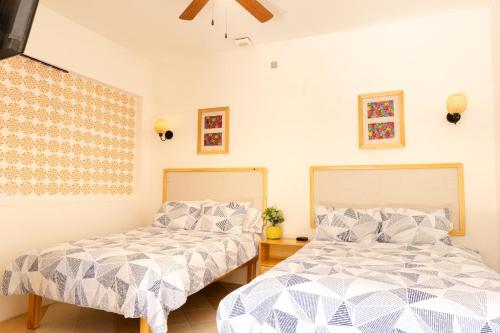 2 double beds