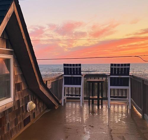 Serendipity OBX: Oceanside Cottage on the Beach Rd in Kitty Hawk (NC)