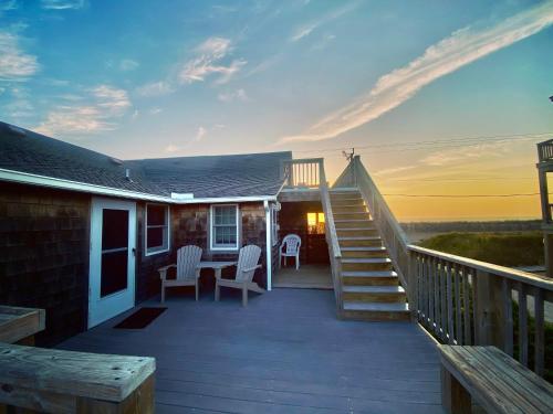 Serendipity OBX: Oceanside Cottage on the Beach Rd in Kitty Hawk (NC)