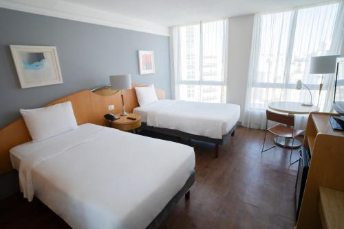 2 twin beds