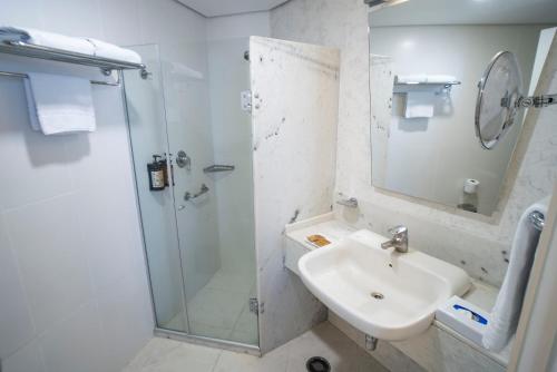 Standard Double Room image 4