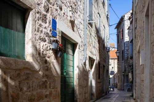 Apartments by the sea Stari Grad, Hvar - 22052 - Location saisonnière - Stari Grad