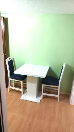 Ferienwohnung in Friedberg für max 9 Personen im UG Ferienwohnung in Friedberg für max 9 Personen im UG