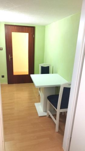 Ferienwohnung in Friedberg für max 9 Personen im UG Ferienwohnung in Friedberg für max 9 Personen im UG