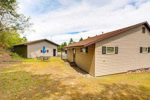 Northwood Tours Escape with Boat Dock Access! Northwood Tours Escape with Boat Dock Access!