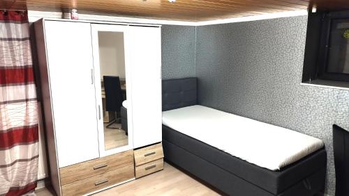 Ferienwohnung in Friedberg für max 9 Personen im UG Ferienwohnung in Friedberg für max 9 Personen im UG