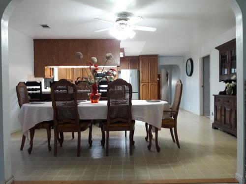 Dotări, Cozy, Quiet Home in Family-Friendly Neighborhood! in Benicia