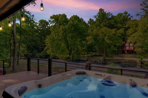 K1LL!N Time River Cabin in Ellijay, USA