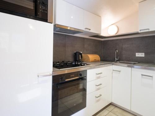Chalet 4 chambres, proche pistes, parking, pour 8 personnes - FR-1-566-67 in Meribel Village