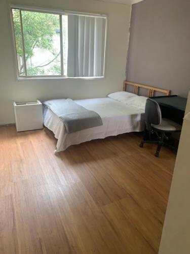 Sky BnB private room in Southport